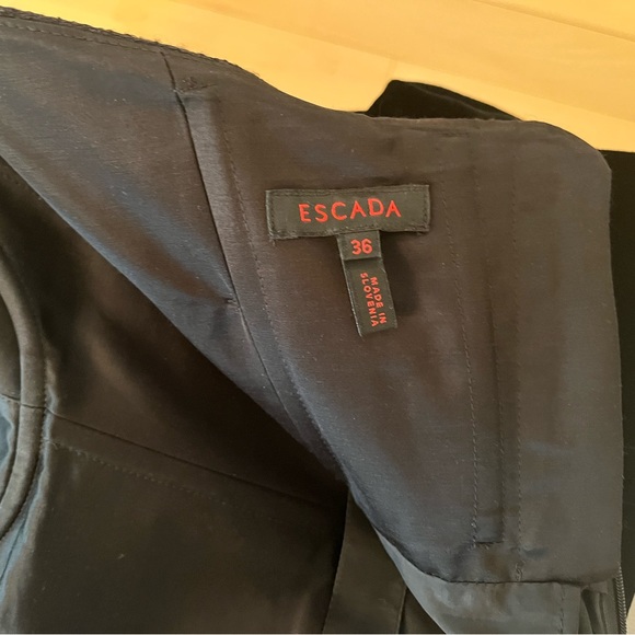 Evening velvet dress with beaded trim. Princess line shape. Perfect condition - Picture 5 of 7